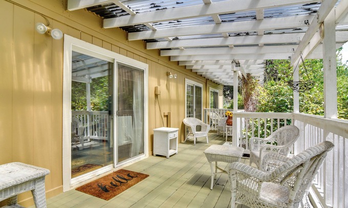 Aloha House | 12 Mi to Portland: Aloha Home w/Private Backyard