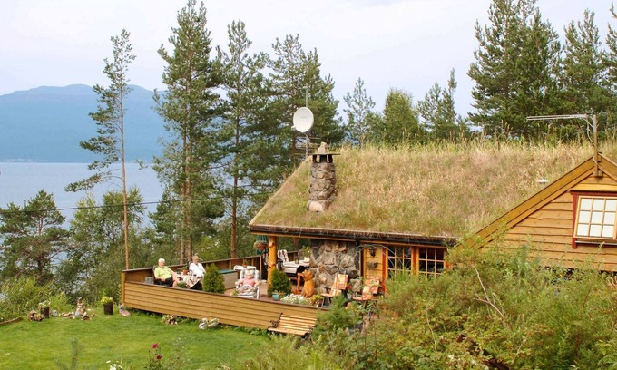 Hardangerfjord House | 12 person holiday home in Kysnesstrand