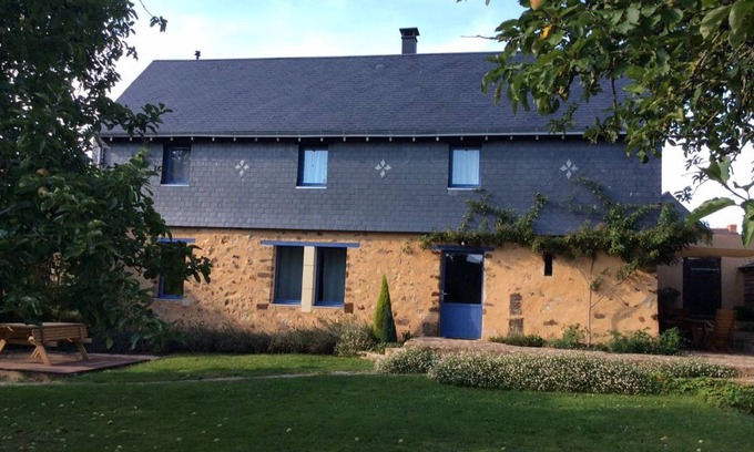 Chemire-en-Charnie Cottage | 120 m² Cabin ∙ 3 bedrooms ∙ 8 guests