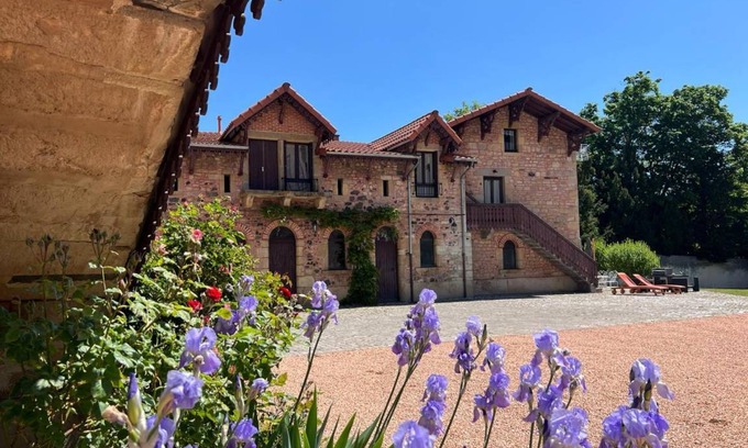 Chanonat House | 120 m² Gîte ∙ 3 bedrooms ∙ 6 guests