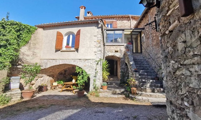 Causse-de-la-Selle House | 120 m² Gîte ∙ 3 bedrooms ∙ 5 guests