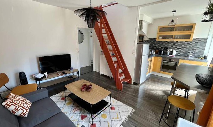 Republique House | 120 m² House ∙ 3 bedrooms ∙ 8 guests