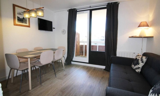 Bergers Apartment | 120m from shops, 1st floor, swimming pool, sauna, balcony, tv, ski locker, 40m², Alpe d'Huez