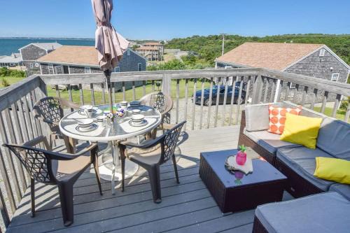 North Truro House | 12216 - Beautiful Views of Cape Cod Bay Access to Private Beach Easy Access to P-Town