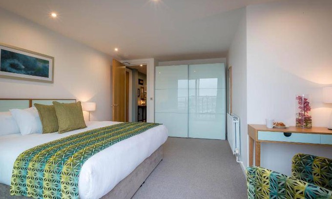 Wexford Apartment | 124 m² Serviced apartment ∙ 3 bedrooms ∙ 6 guests
