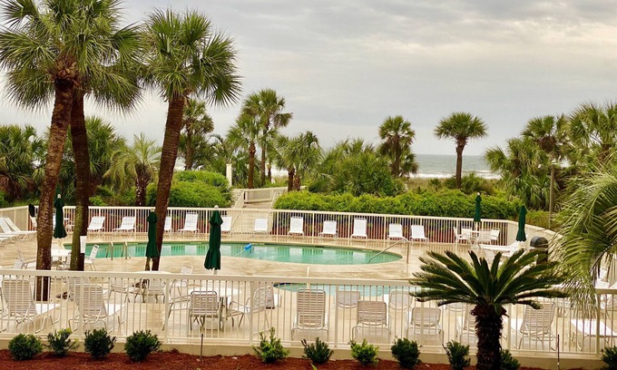 North Forest Beach Villa | 125 Breakers by 'hiltonheadscrentals': Great Spring/Summer Dates Are Available
