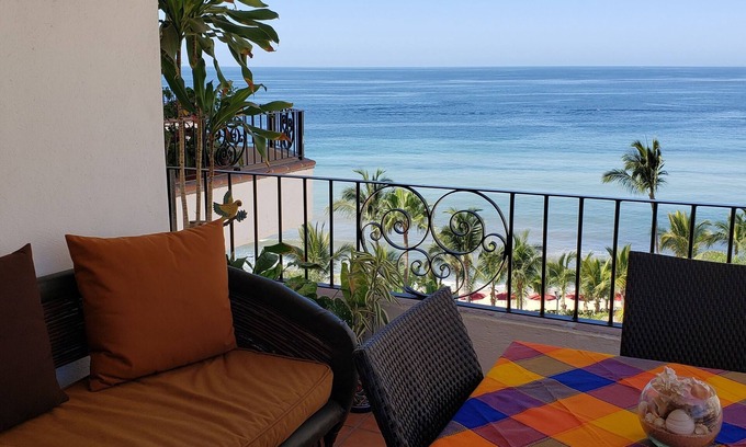 Emiliano Zapata Condo | 129 SALE PRICE BESTLOCATION on the beachVeryPopularVISTAdelSOL802 ZONAROMNTICA