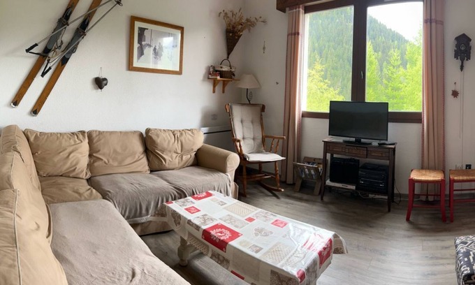 Valfrejus Apartment | 13-person resort center apartment