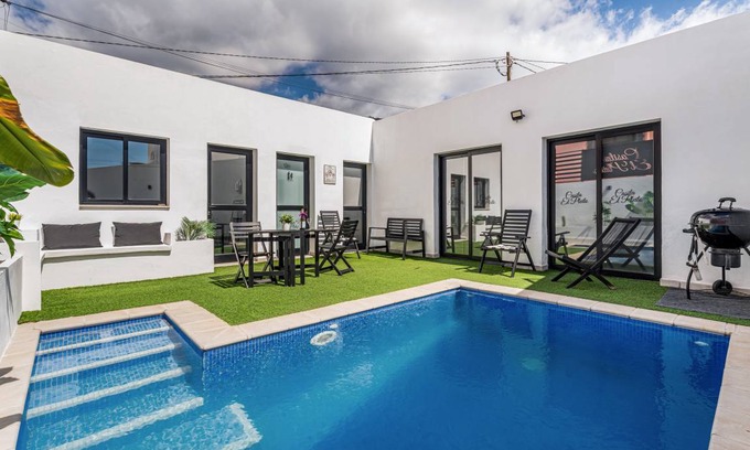 Candelaria House | 130 m² House ∙ 3 bedrooms ∙ 6 guests