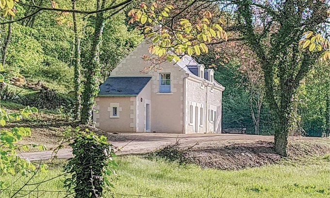 Cravant-les-Coteaux House | 132 m² House ∙ 2 bedrooms ∙ 5 guests