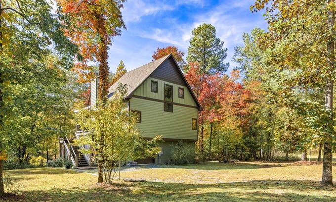 Mineral Bluff Cottage | 133 m² Cabin ∙ 2 bedrooms ∙ 6 guests