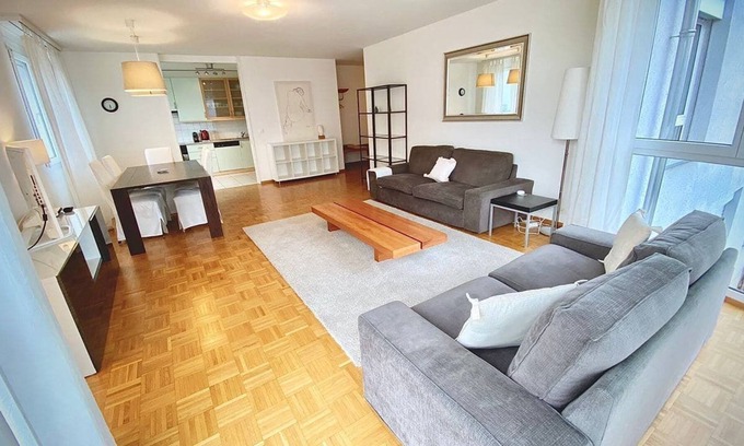 Lausanne Apartment | 139 * Close to the lake and very spacious 3 bedroom