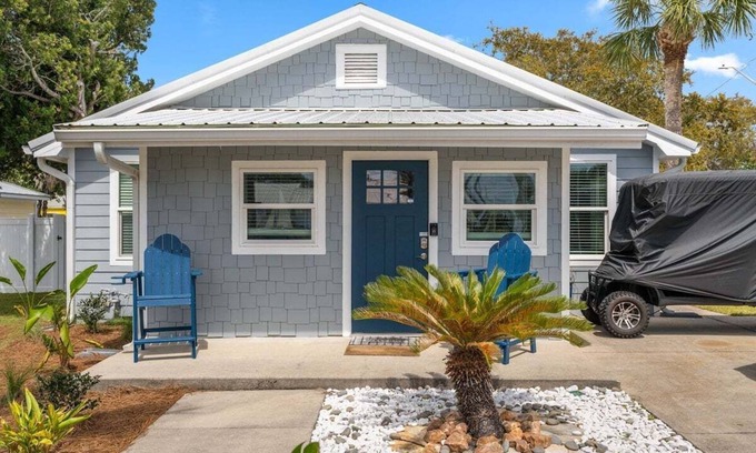 Bid-a-wee Beach House | 13900 Millcole Ave - Beachy Bungalow - Sleeps 10