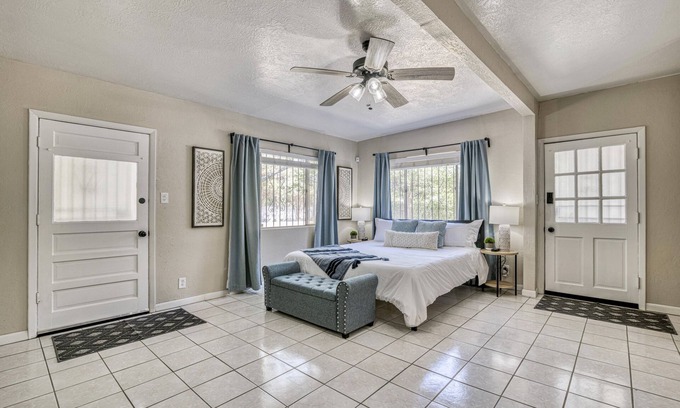 El Paso House | 🌴14 GUESTS/FULL KITCHEN/BACKYARD/5 ROOMS