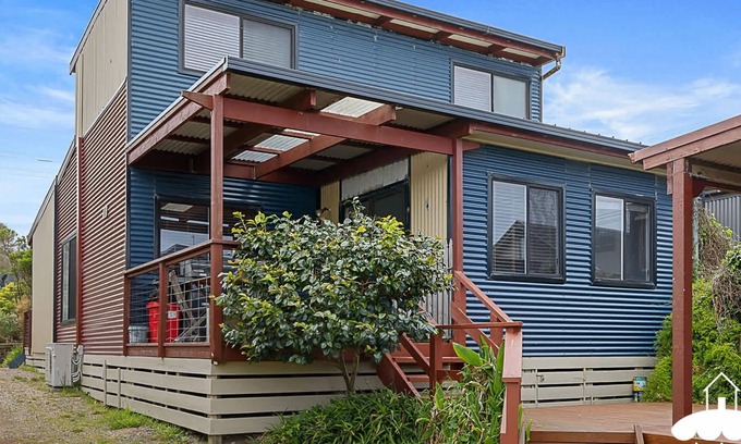 Sandy Point House | 14 Sunshine Rise Sandy Point