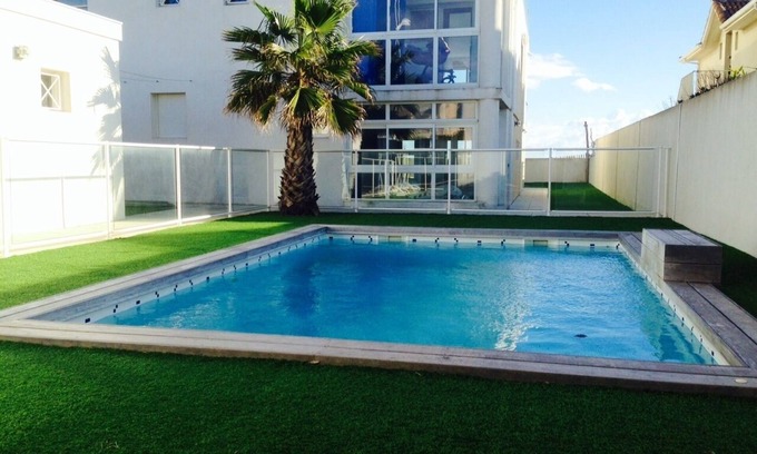 Carnon-Plage House | 140 M2 LARGE STANDING APARTMENT/1st LINE/SEA VIEW/DIRECT POOL