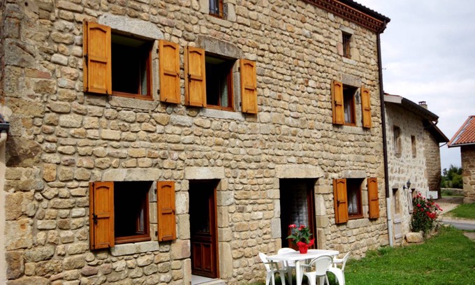 Saint-Nizier-de-Fornas Cottage | 143 m² Cabin ∙ 3 bedrooms ∙ 6 guests