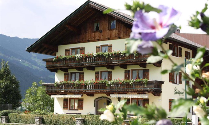 Ried im Zillertal Apartment | 145 m² Apartment ∙ 4 bedrooms ∙ 10 guests