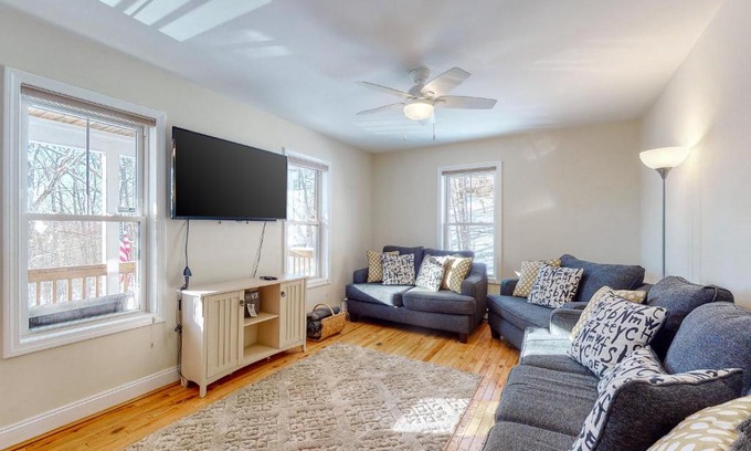 Eidelweiss Village House | 15 Chocorua View Drive