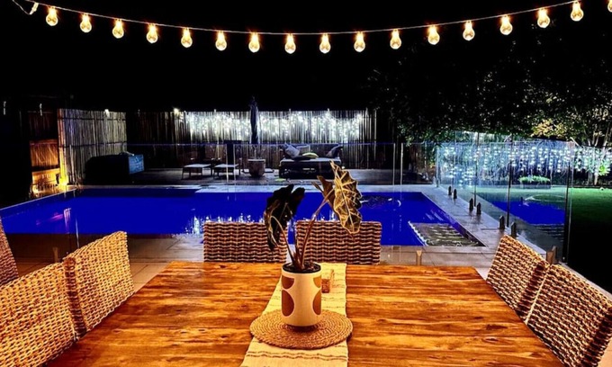 Noosaville House | 15 Lindfield Cct, Noosaville · Large Family Home with Pool