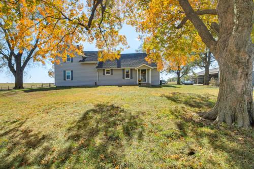 Drexel House | 15 Mi to La Cygne Lake Peaceful Ranch Home