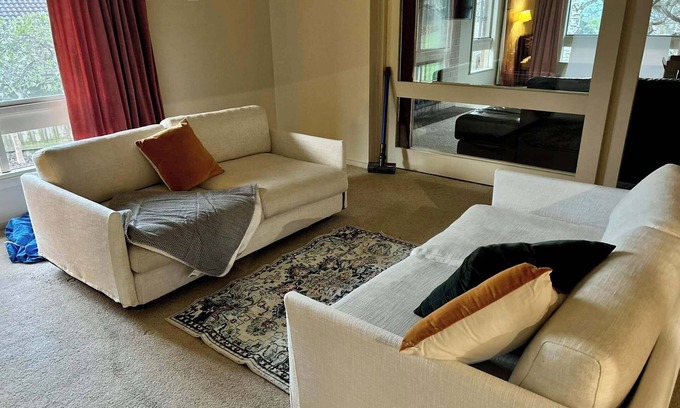 Leongatha House | 15 mins from the coast! Pet-friendly, large home great for multiple families!