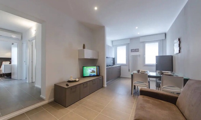 Mestre Apartment | 15 MINUTES BY BUS FROM VENICE ISLAND