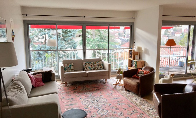 Meudon Apartment | 15 minutes from the Eiffel Tower and Chateau de Versailles! Apartment with view
