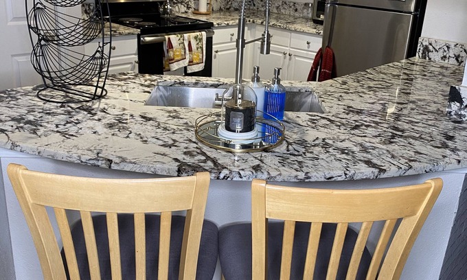 Charlotte Apartment | 15 minutes to Uptown and Southend area! Close to all the food and festivities!