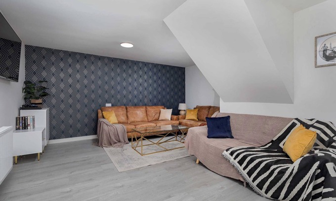 Sheffield House | 15%OFF | Perfect for Groups | 9 Single Beds