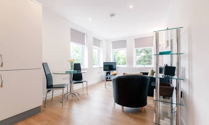 Leatherhead Apartment | 15 Swan House -2 bedroom apartment