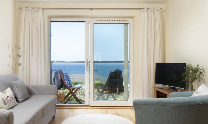 Carbis Bay Apartment | 15 The Sands - an apartment that sleeps 4 guests in 2 bedrooms