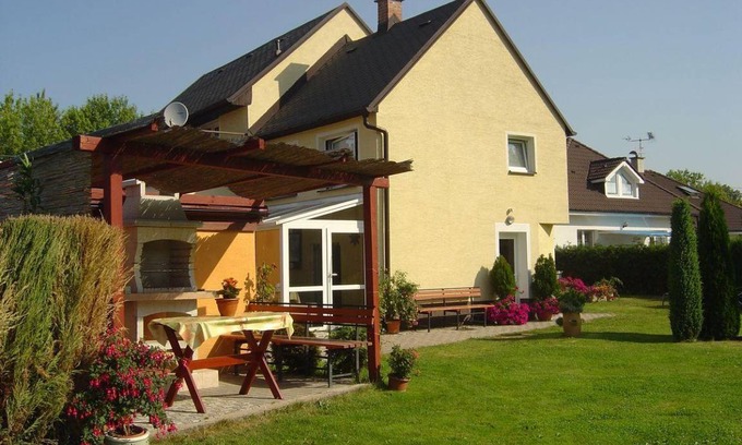 Nachod House | 150 m² House ∙ 3 bedrooms ∙ 10 guests