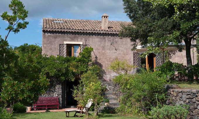 Viagrande House | 150 m² House ∙ 3 bedrooms ∙ 6 guests