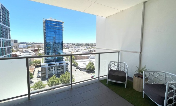 Perth Apartment | 152 City Rest with Views, high up + parking sleeps 2