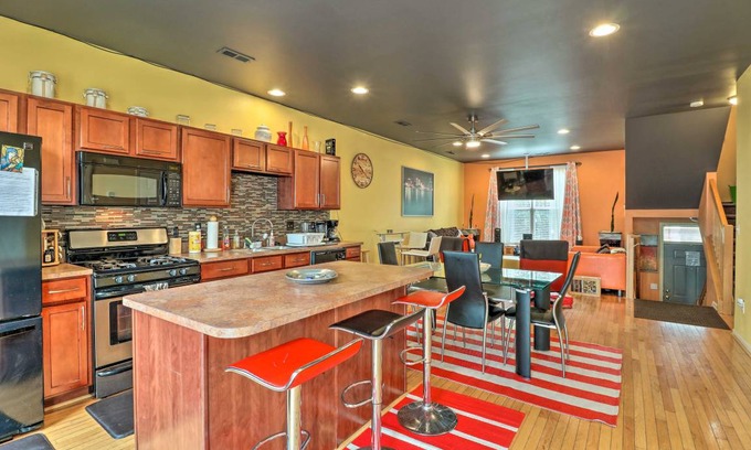 Detroit Apartment | 153 m² Apartment ∙ 3 bedrooms ∙ 16 guests