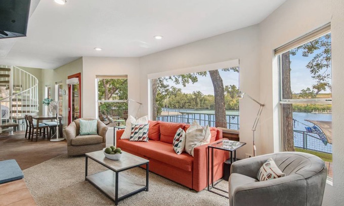 Buchanan Dam House | 158 m² House ∙ 2 bedrooms ∙ 6 guests