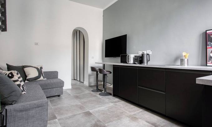 Porta Vittoria Apartment | 15min to Duomo, Modern 1 Bedrm Flat A/C, 5G WiFi
