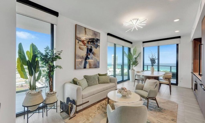 North Beach Condo | 15th Floor Luxury 4-Bedroom Condo w/Ocean Views by the Beach
