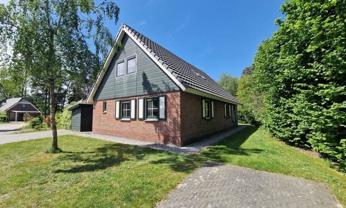 Hooghalen House | 160 m² House ∙ 6 bedrooms ∙ 12 guests