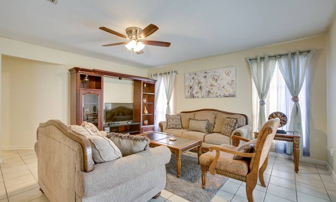 Read Boulevard West House | 162 m² House ∙ 4 bedrooms ∙ 10 guests