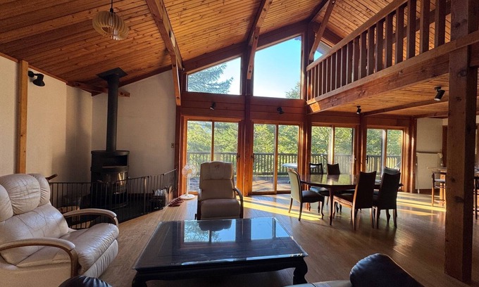 Fujikawaguchiko Cottage | 162㎡cabin/3min walk Lake Saiko/remote work/BBQ/5min drive Kawaguchi Lake/Mt.Fuji