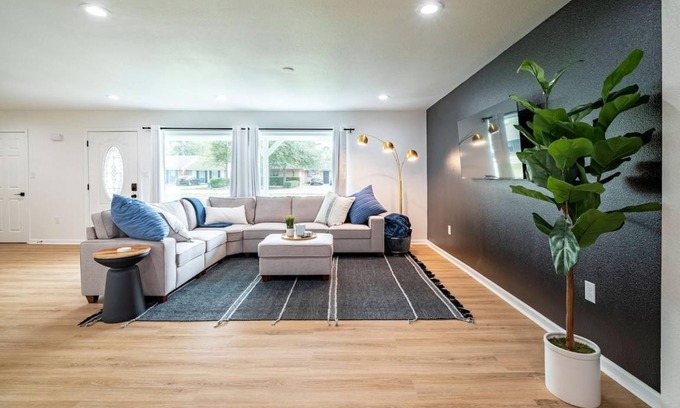 Spring Branch West House | 164 m² House ∙ 3 bedrooms ∙ 8 guests