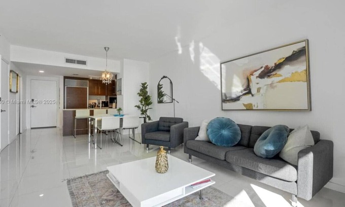 Downtown Miami Apartment | 16th Floor - 2BED/1BATH - Bay Views.- Free Spa