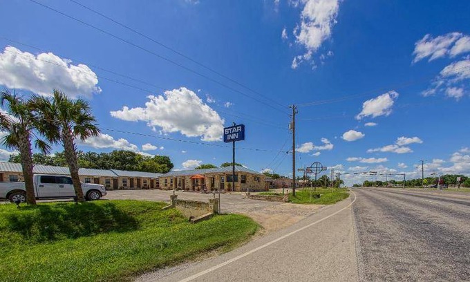 Karnes City House | 17 m² Motel ∙ 2 bedrooms ∙ 4 guests
