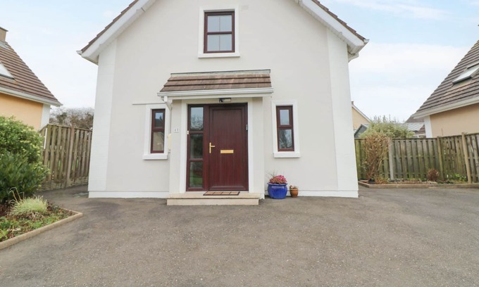 Fethard on Sea House | 17 THE CLOVERS, pet friendly in Fethard-On-Sea, County Wexford