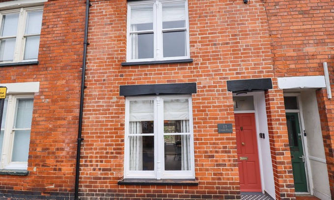 Lincoln House | 17 UNION ROAD HOUSE, with a garden in Lincoln