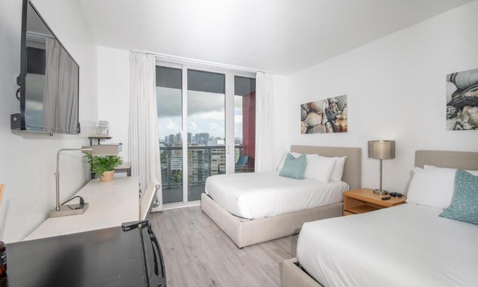 Hallandale Beach House | 1703AB Modern 2 BR 2B Ocean Views Full Kitchen Washer Dryer in Unit Pool Gym