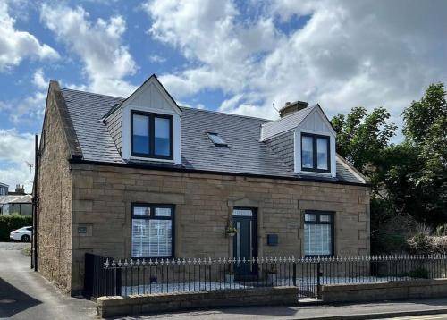 Falkirk Villa | 175 m² Villa ∙ 3 bedrooms ∙ 6 guests
