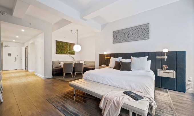 Tribeca Apartment | 17John: Grand King Suite Apartment